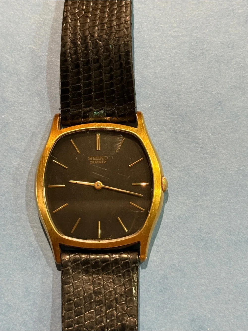 Seiko Gold-Tone Case, Black Dial, Leather Strap Watch, unisex